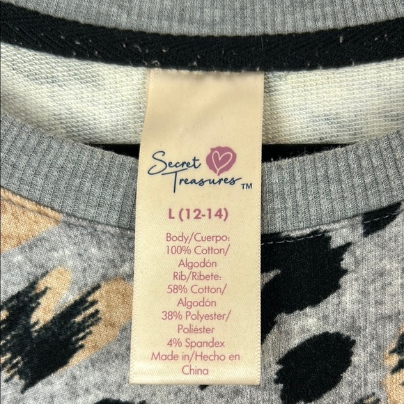 Secret Treasures Gray Leopard Print Top Sweater Size Large - Picture 7 of 9